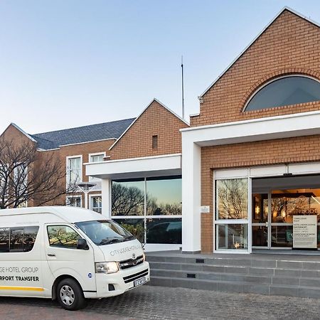 Town Lodge Johannesburg Airport Кемптън Парк Екстериор снимка