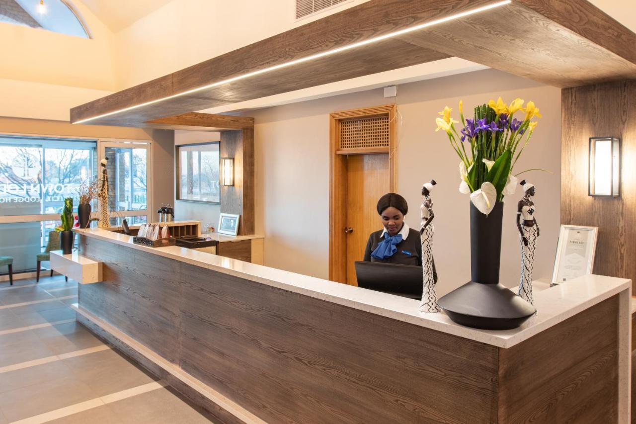 Town Lodge Johannesburg Airport Кемптън Парк Екстериор снимка