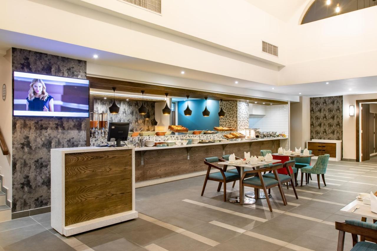 Town Lodge Johannesburg Airport Кемптън Парк Екстериор снимка