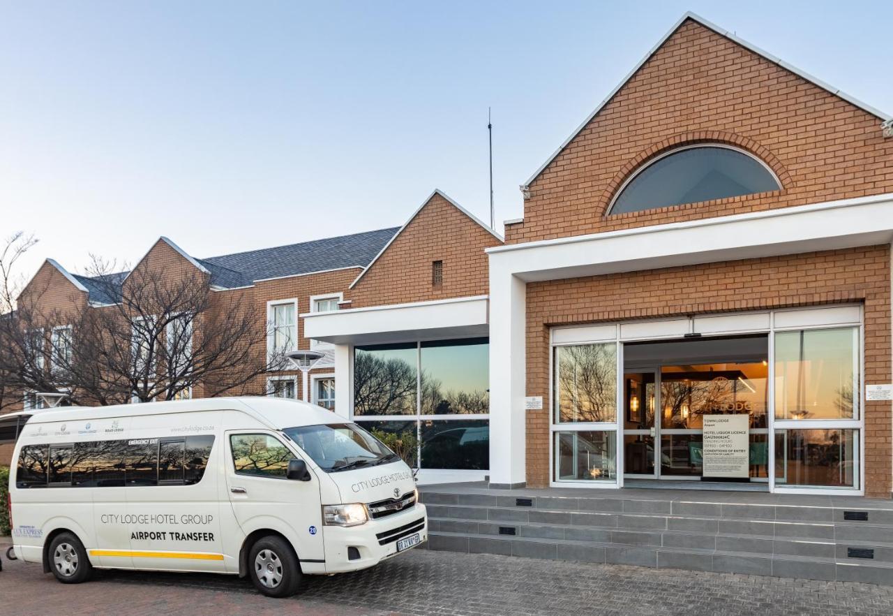 Town Lodge Johannesburg Airport Кемптън Парк Екстериор снимка