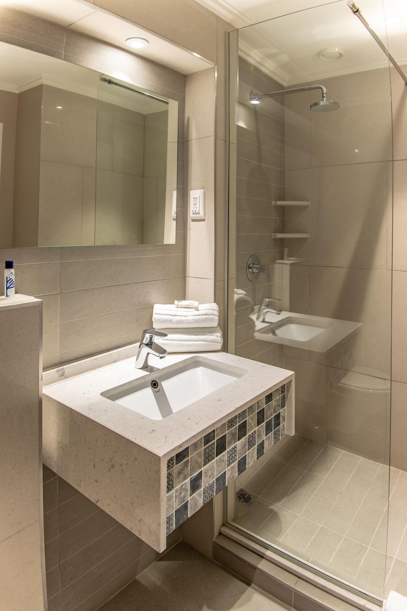 Town Lodge Johannesburg Airport Кемптън Парк Екстериор снимка