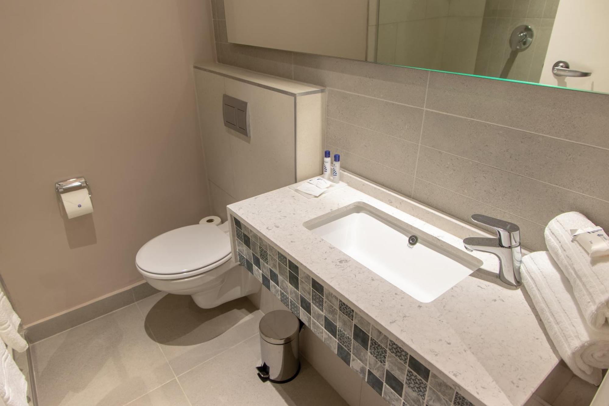 Town Lodge Johannesburg Airport Кемптън Парк Стая снимка