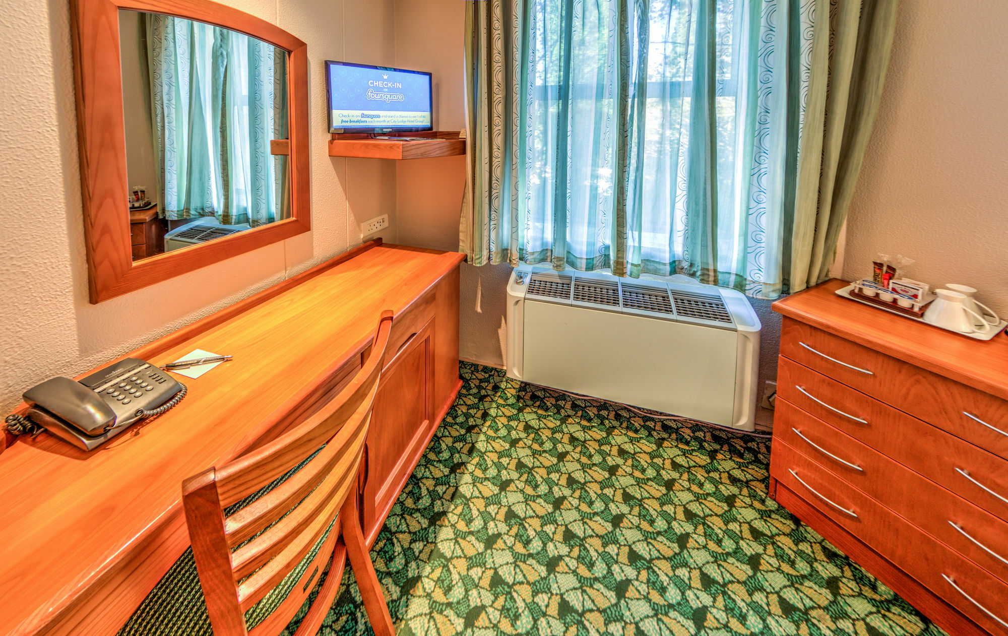 Town Lodge Johannesburg Airport Кемптън Парк Екстериор снимка